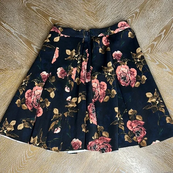 ABERCROMBIE & FITCH Navy Floral Scuba Skirt S - Picture 5 of 8